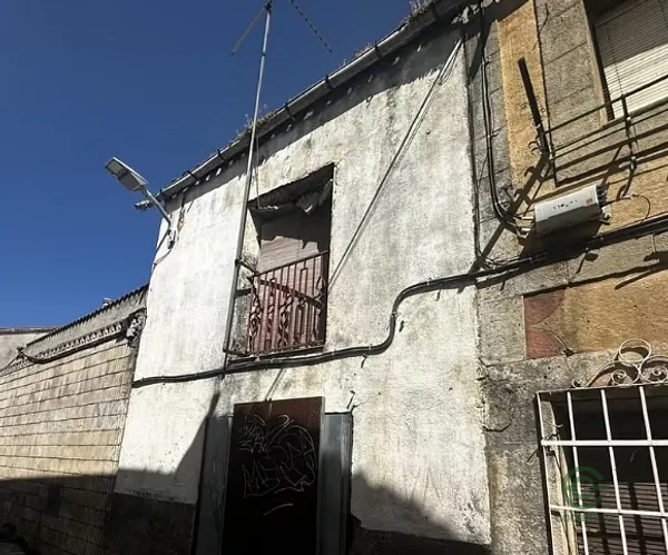 Casa de 0,01 ha en venta en Ávila