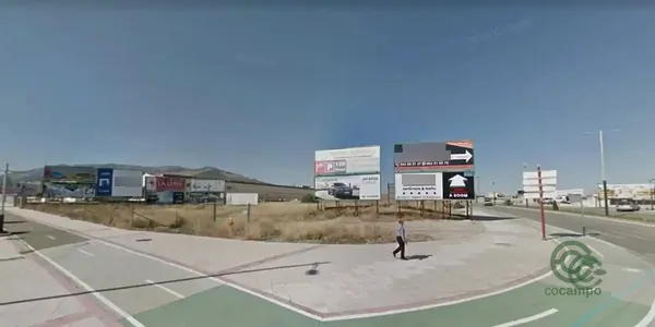 Terreno urbano de 0,28 ha en venta en Jaen, Jaen