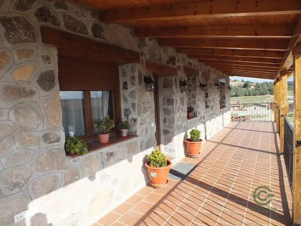 Casa de 0,05 ha en venta en Maello, Avila