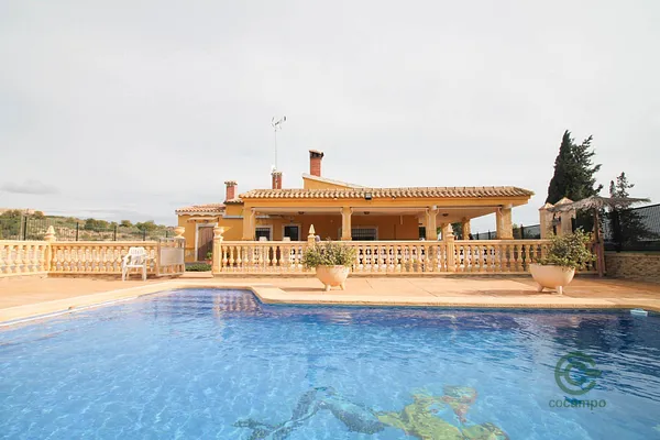 Finca rústica de 0,55 ha en venta en Crevillent, Alicante