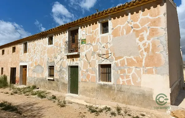 Casa de 0,0338 ha en venta en Yecla, Murcia