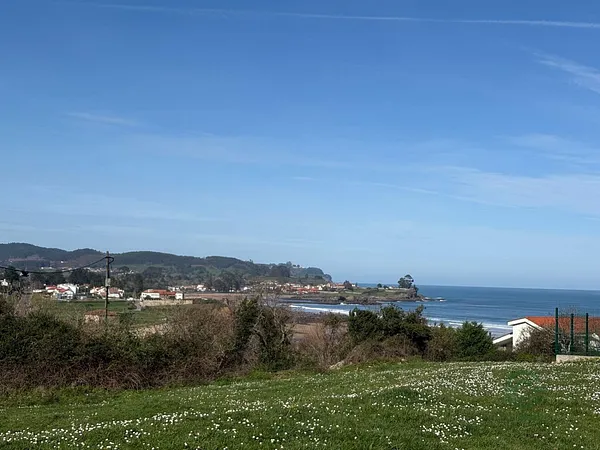 Terreno urbano de 0,0934 ha en venta en Caravia baja, Asturias