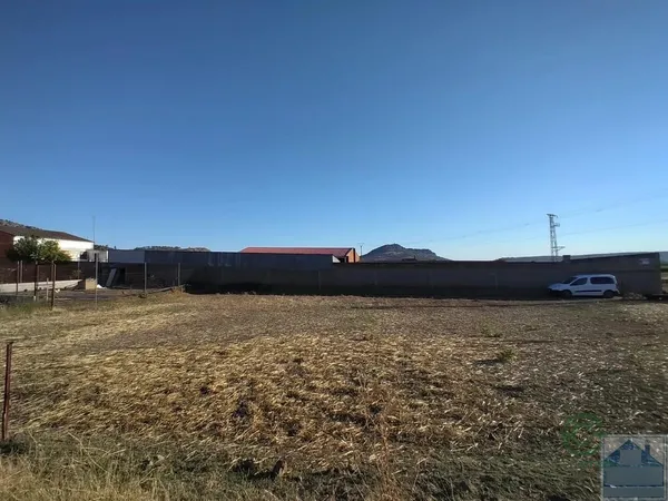 Finca rústica de 0,6 ha en venta en Mérida, Badajoz