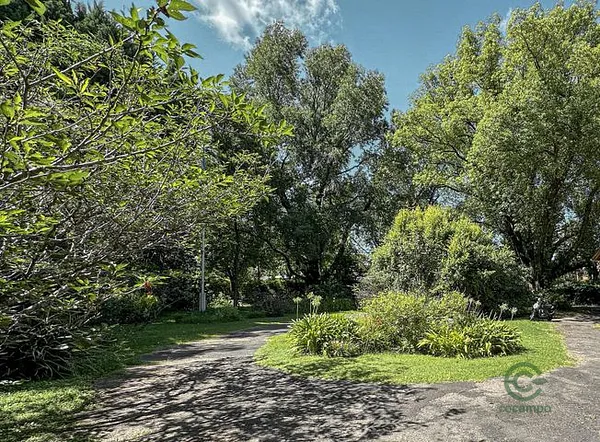 Terreno urbano de 0,12 ha en venta en Santa fe