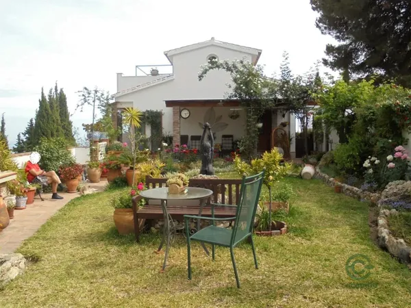 Casa de 0,08 ha en venta en Nerja, Malaga
