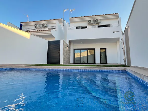 Casa de 0,024 ha en venta en San pedro del pinatar, Murcia