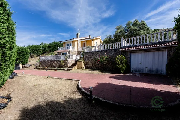 Casa de 0,133 ha en venta en El Espinar, Segovia