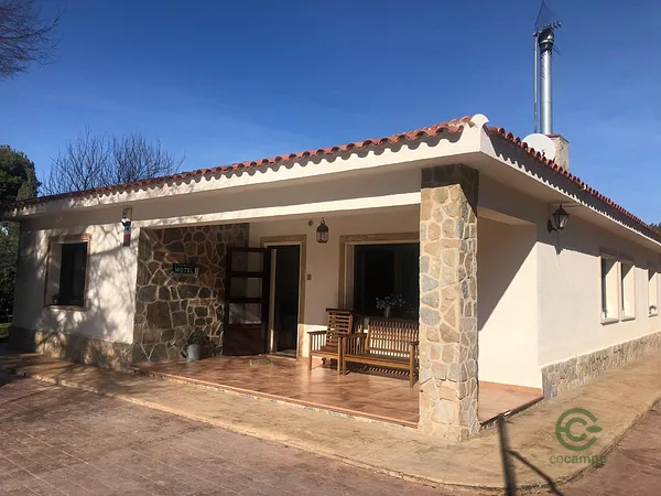 Casa de 0,232 ha en venta en Elda, Alicante