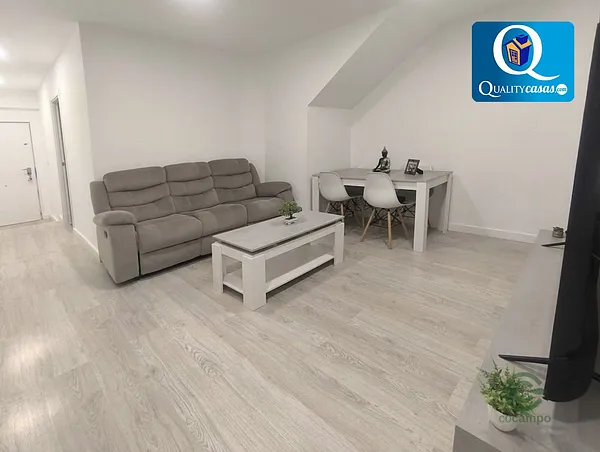 Casa de 0,0102 ha en venta en Elda, Alicante