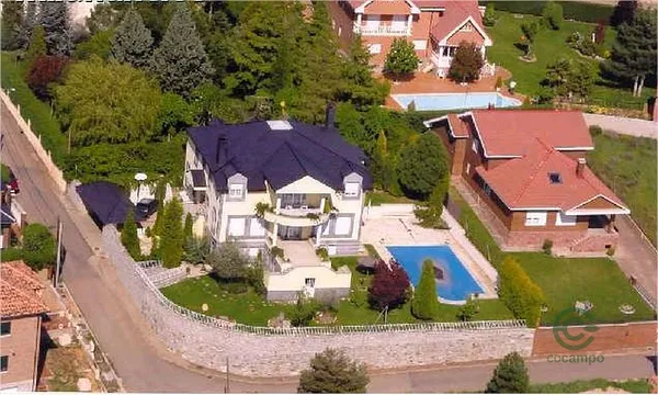 Casa de 0,12 ha en venta en Valdefresno, León