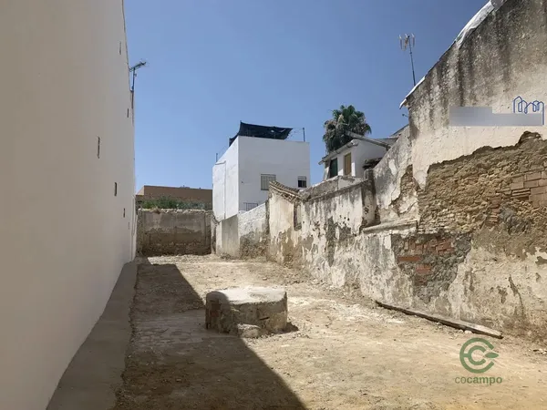 Terreno urbano de 0,0235 ha en venta en Lebrija, Sevilla