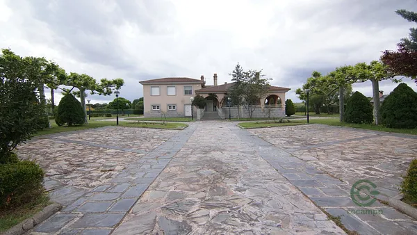 Casa de 0,6 ha en venta en Zamora, Zamora