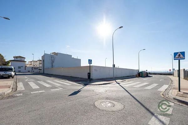 Terreno urbano de 0,012 ha en venta en Granada, Granada