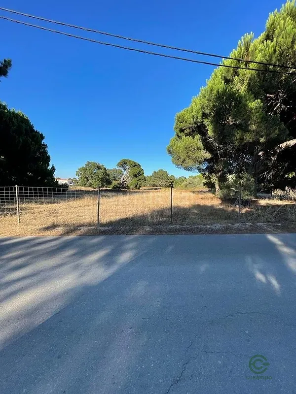 Fazenda rustica de 0,95 ha para venda em Setúbal