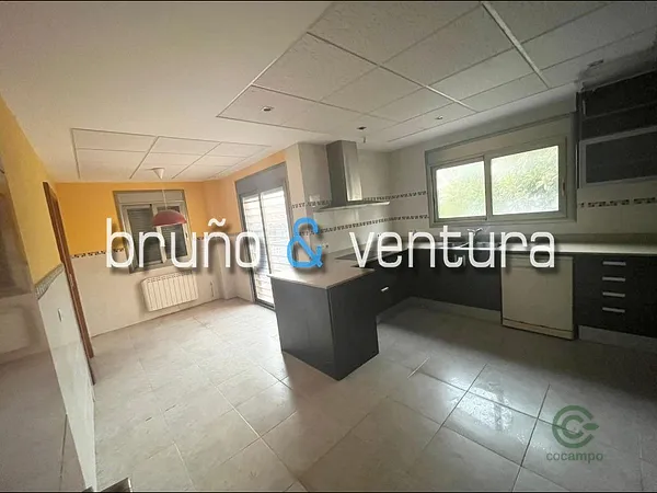 Casa de 0,0327 ha en venta en Cubelles, Barcelona