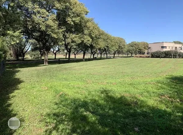 Terreno urbano de 0,21 ha en venta en Santa fe