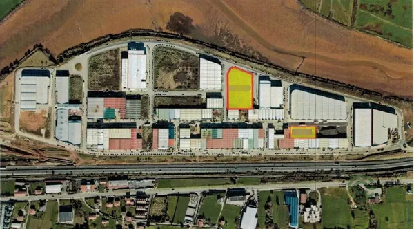 Terreno industrial de 1,056 ha en venta en Medio cudeyo, Cantabria