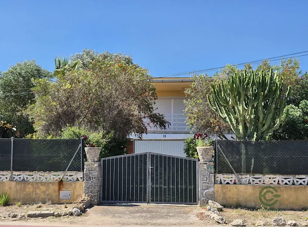 Casa de 0,0355 ha en venta en Denia, Alicante