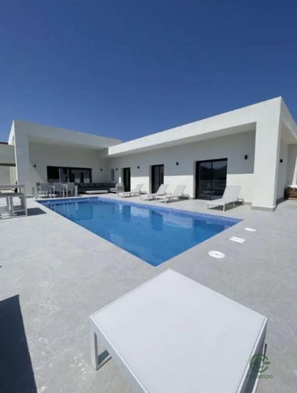 Finca de recreo de 0,1 ha en venta en Pinoso, Alicante