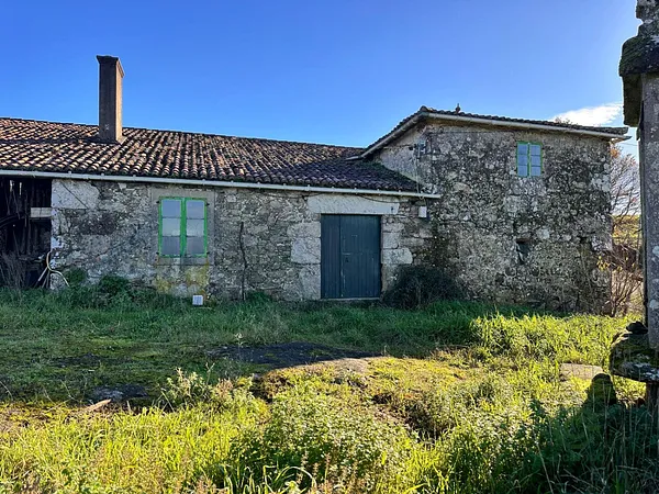 Finca agrícola de 0,6 ha en venta en Vedra, La coruna