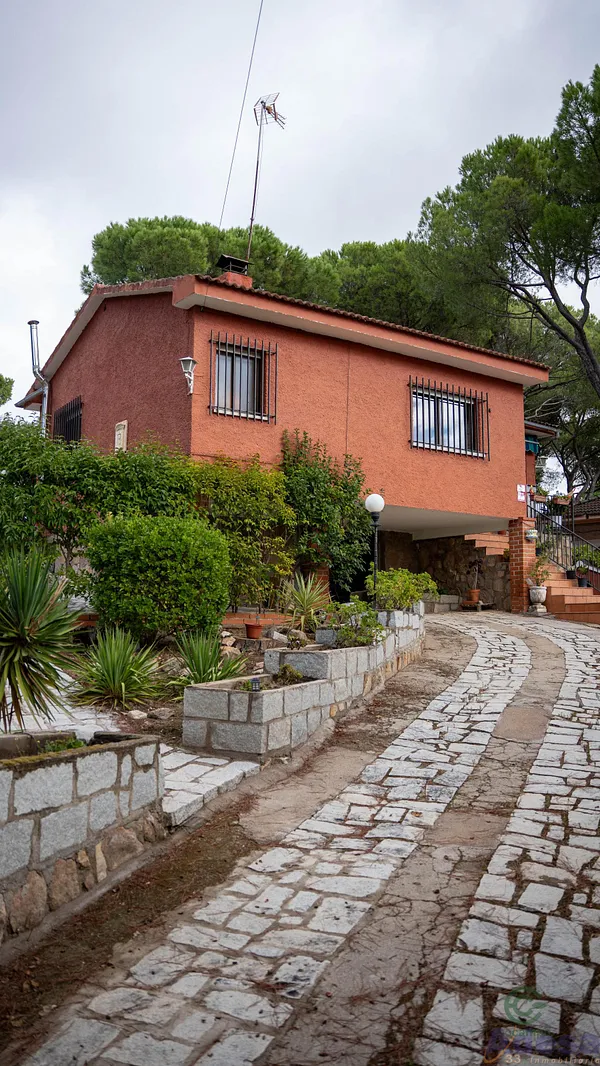 Casa de 0,0901 ha en venta en Almorox, Toledo