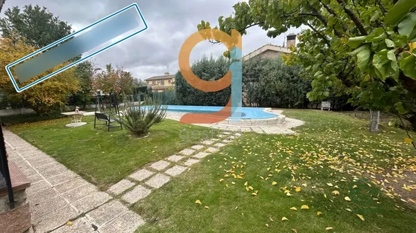Casa de 0,1193 ha en venta en Madrid