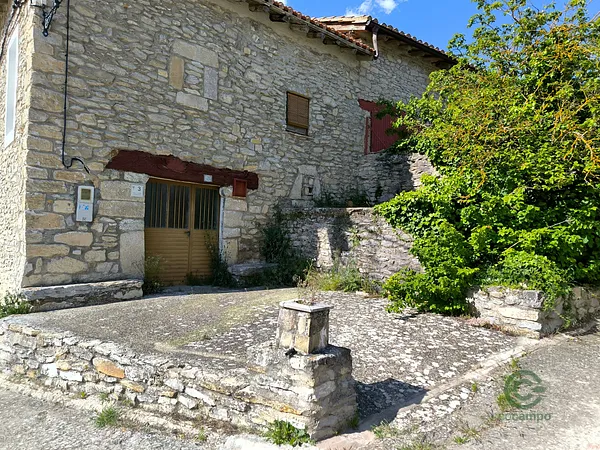 Casa de 0,025 ha en venta en Valdegovía/gaubea, Álava
