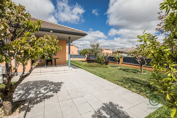 Casa de 0,0462 ha en venta en Ávila