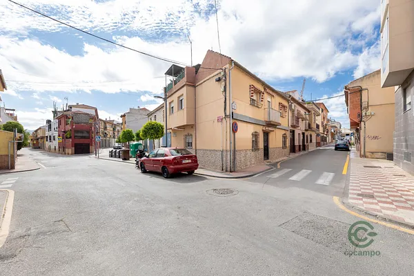 Casa de 0,0195 ha en venta en Armilla, Granada