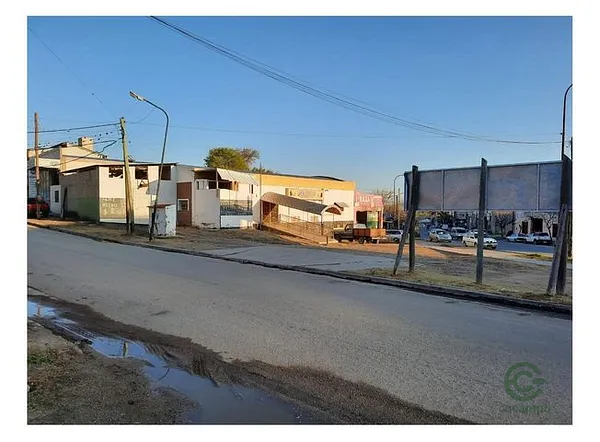 Nave industrial de 0,1 ha en venta en Córdoba