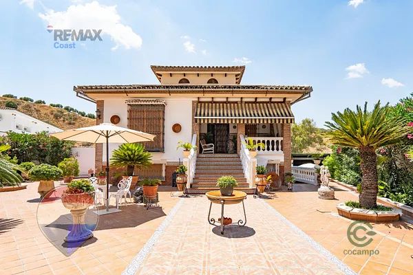 Casa de 0,09 ha en venta en Cuevas Bajas, Malaga