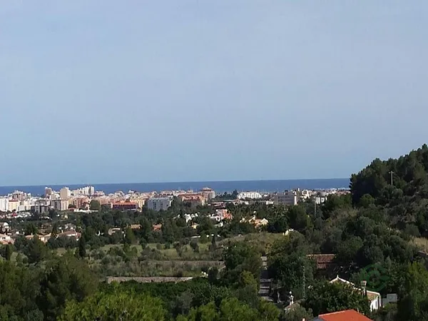Terreno urbano de 0,09 ha en venta en Denia, Alicante