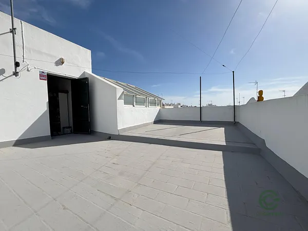 Casa de 0,0207 ha en venta en San fernando, Cádiz