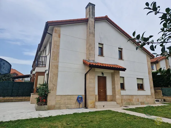 Casa de 0,0188 ha en venta en Reocin, Cantabria
