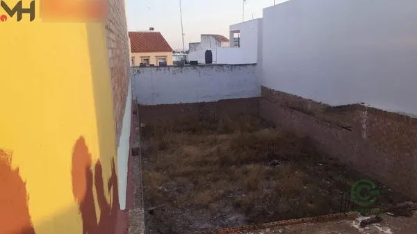 Terreno urbano de 0,02 ha en venta en Mairena del Alcor, Sevilla