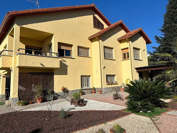 Casa de 0,105 ha en venta en Bigues i Riells, Barcelona