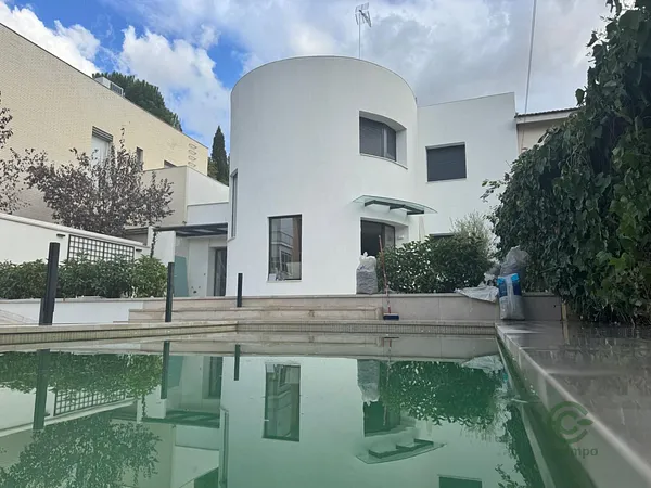Casa de 0,025 ha en venta en Madrid, Madrid