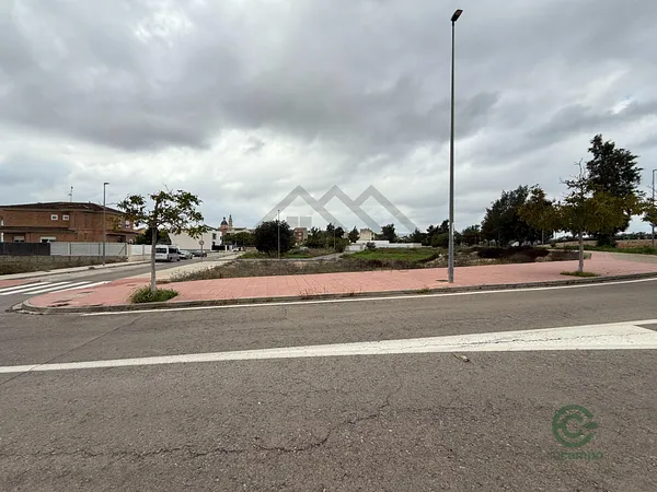 Terreno urbano de 0,0922 ha en venta en Cheste, Valencia