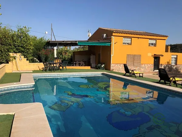 Finca rústica de 0,5 ha en venta en Alora, Malaga