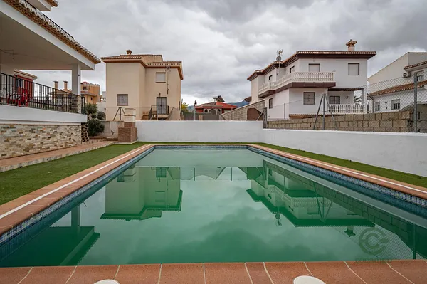 Casa de 0,0568 ha en venta en Villa de Otura, Granada