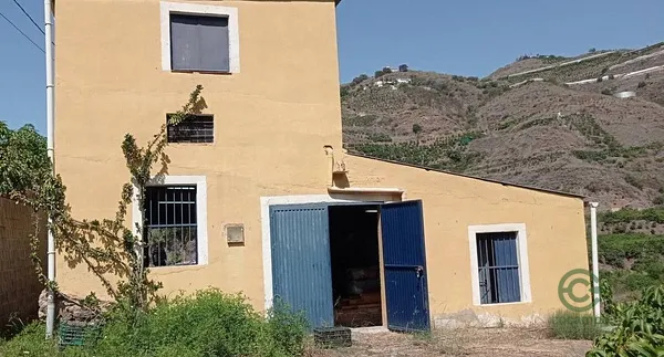 Finca agrícola de 0,4 ha en venta en Málaga