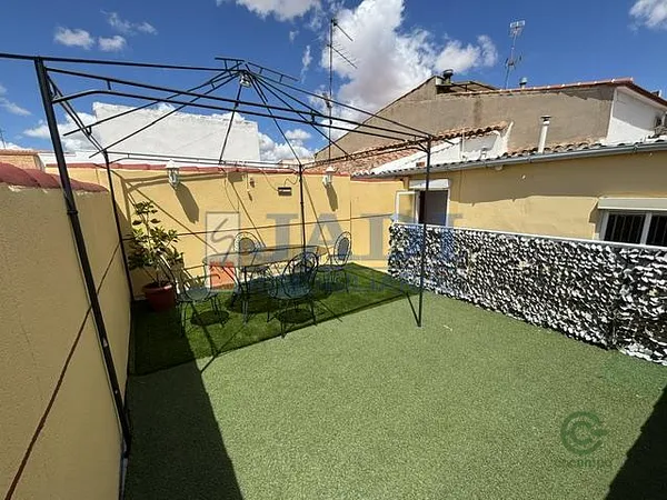 Casa de 0,0291 ha en venta en Valdepeñas, Ciudad real