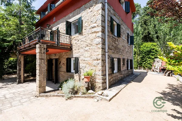 Casa de 0,0448 ha en venta en Navacerrada, Madrid