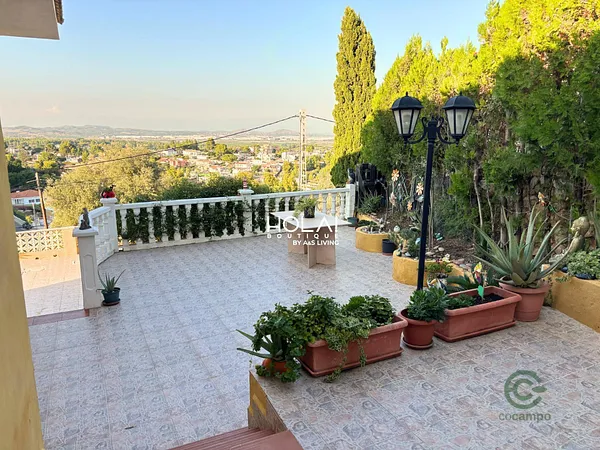 Casa de 0,0778 ha en venta en Chiva, Valencia