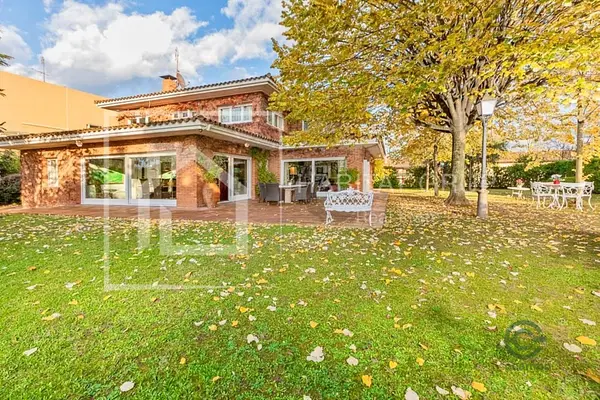Casa de 0,11 ha en venta en Girona