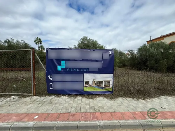 Terreno urbano de 0,1 ha en venta en Dos Hermanas, Sevilla