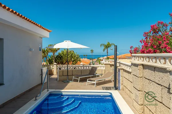 Casa de 0,0225 ha en venta en Adeje, Sta.Cruz Tener.