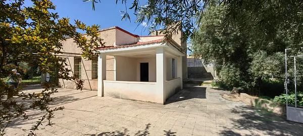 Casa de 0,35 ha en venta en Elda, Alicante