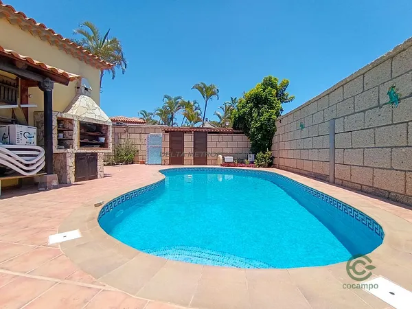 Casa de 0,0555 ha en venta en Arona, Tenerife