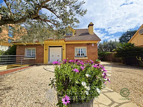 Casa de 0,0172 ha en venta en Barcelona